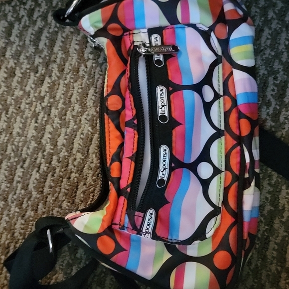 LeSportSac 10Hx4Wx3D Multi Colored Crossbody Bag Nylon Rainbow Hearts - Picture 9 of 10